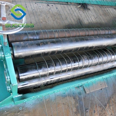 الصين التنوع 3Kw المحرك الرئيسي آلة شبكة الأسلاك الستة الأطراف مع 0.75Kw المحرك عبر / 800mm قطر لفة المزود